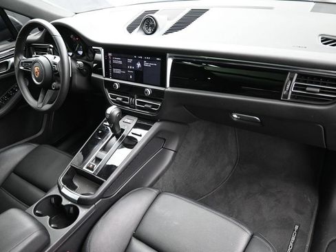 Certified 2026 Porsche Macan AWD/4WD image 30