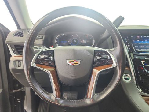 Used 2019 Cadillac Escalade Luxury image 15