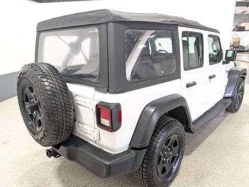 Used 2018 Jeep Wrangler Unlimited Sport AWD/4WD image 3
