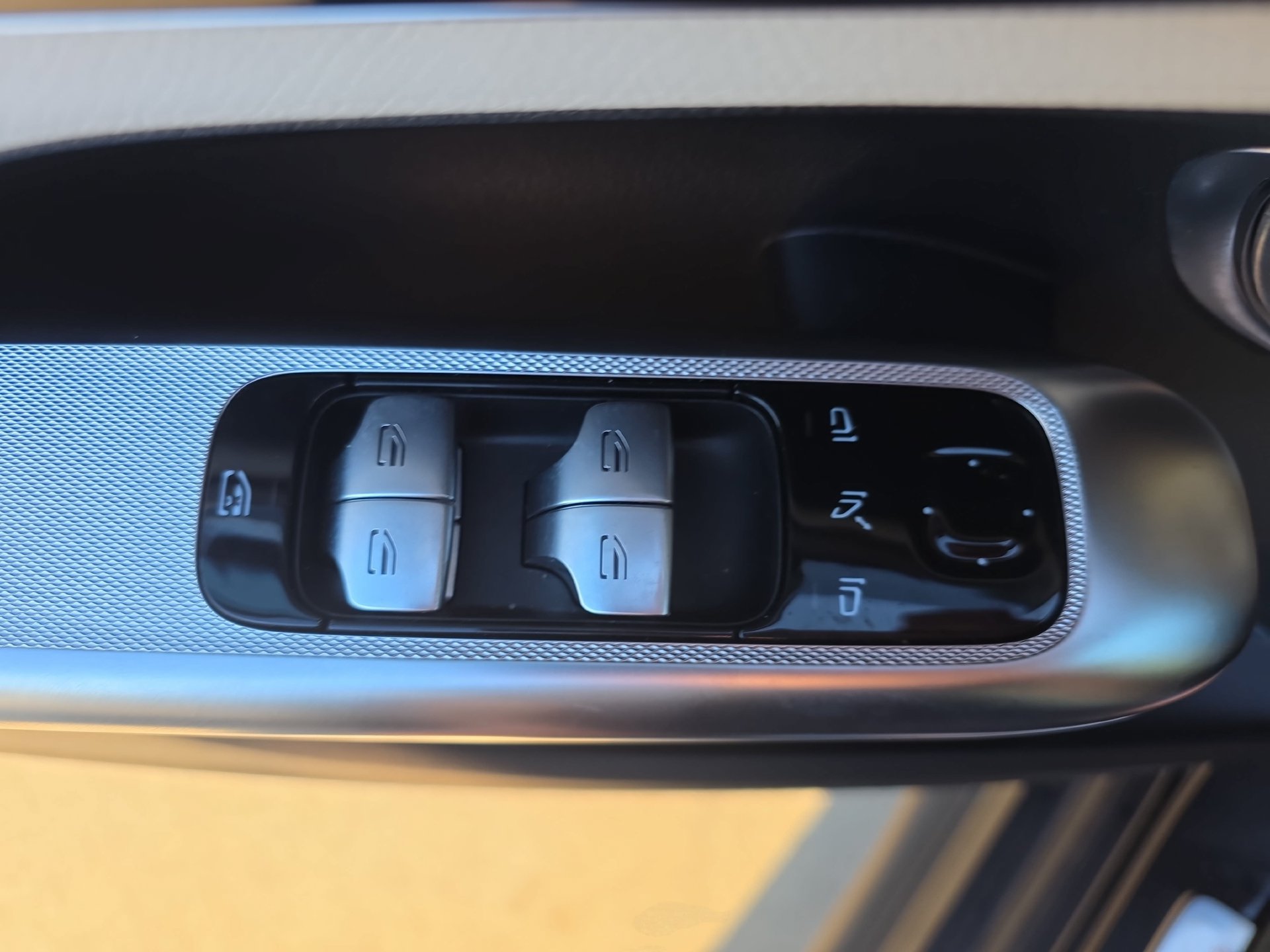 Used 2026 Mercedes-Benz GLC 300 4MATIC image 26