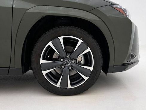 Certified 2025 Lexus UX 300h AWD w/ Accessory Package (Z1) image 33