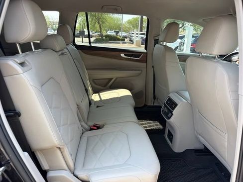 Used 2025 Volkswagen Atlas SE AWD/4WD image 7