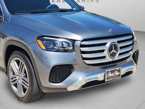 Used 2024 Mercedes-Benz GLS 450 4MATIC image 38