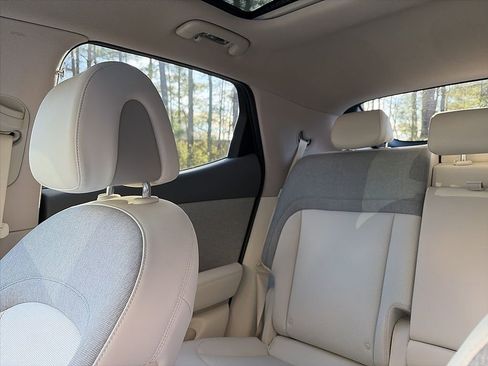 Certified 2025 Genesis GV60 RWD image 6