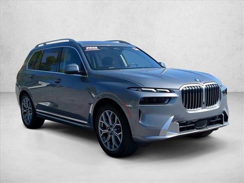 Used 2024 BMW X7 xDrive40i AWD/4WD image 3
