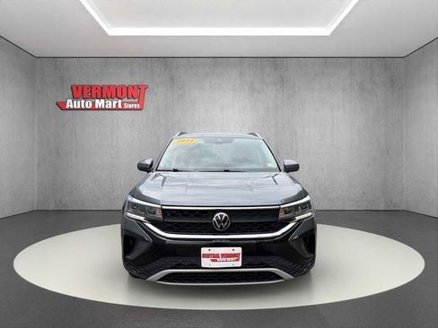 Used 2023 Volkswagen Taos SE AWD/4WD image 2