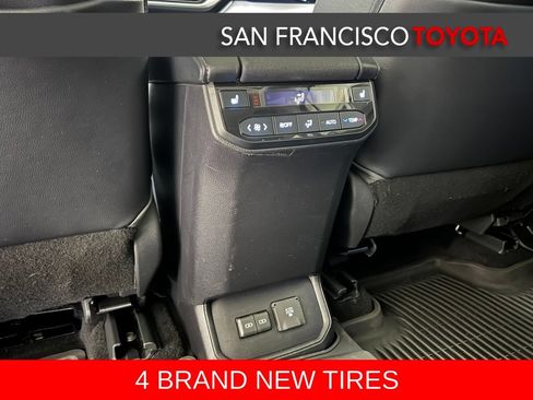 Used 2022 Toyota Highlander Platinum AWD/4WD image 18