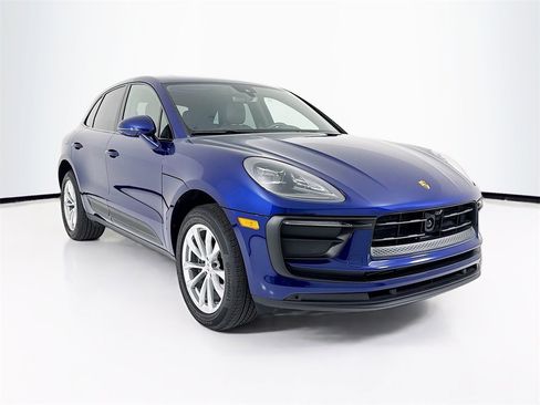Used 2025 Porsche Macan image 7