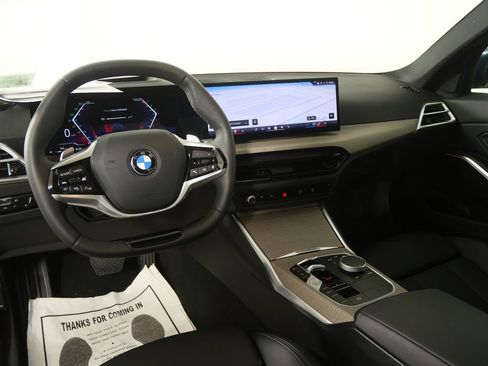 Used 2025 BMW 330i Sedan image 17