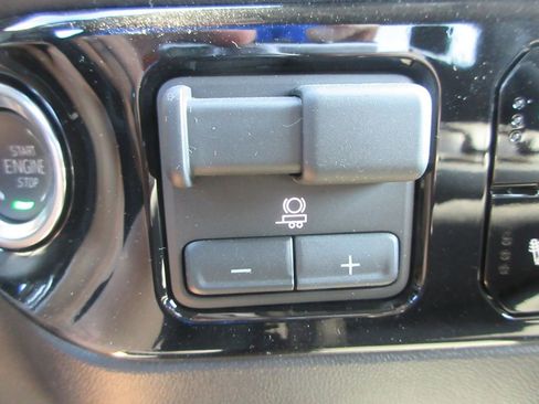 New 2026 GMC Sierra 2500 SLE image 19