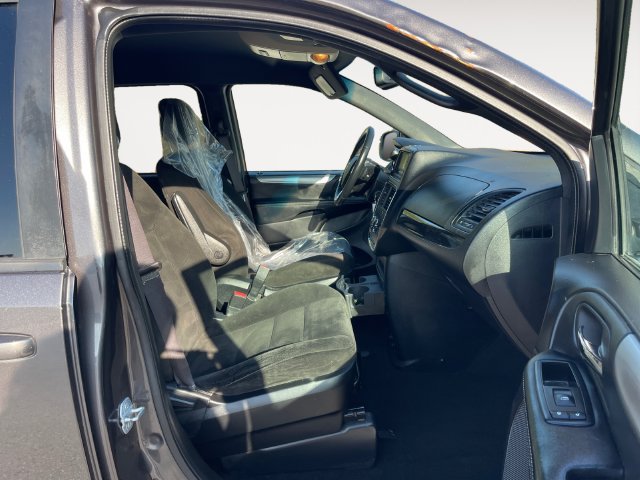 Used 2015 Dodge Grand Caravan SE w/ Quick Order Package 29E SE FWD image 15