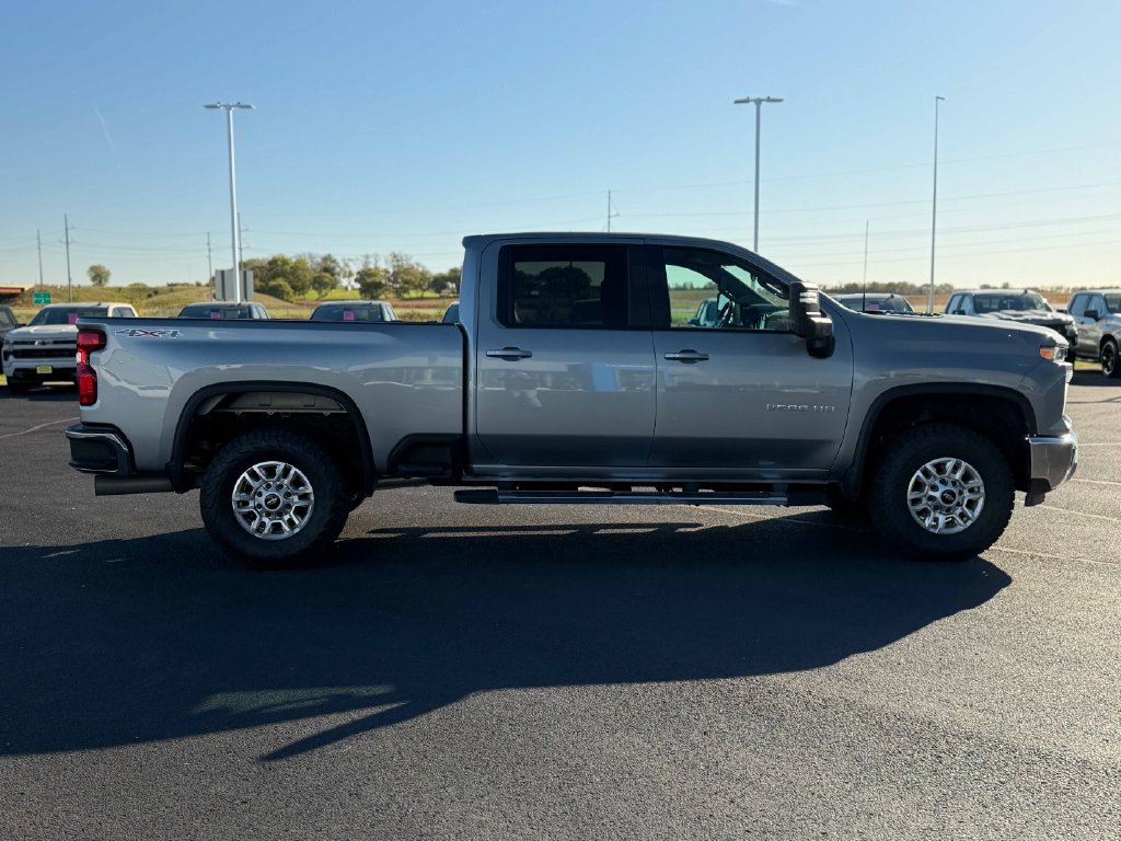 Used 2025 Chevrolet Silverado 2500 LT w/ Convenience Package AWD/4WD image 6