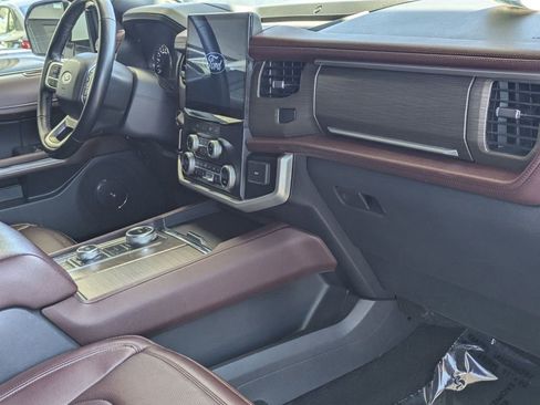 Used 2024 Ford Expedition Limited AWD/4WD image 33