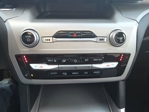 Used 2023 Ford Explorer XLT w/ Equipment Group 202A image 30