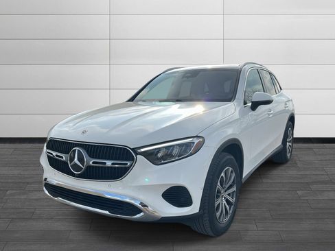 Used 2025 Mercedes-Benz GLC 300 4MATIC image 6
