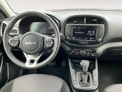 Used 2024 Kia Soul LX FWD image 12