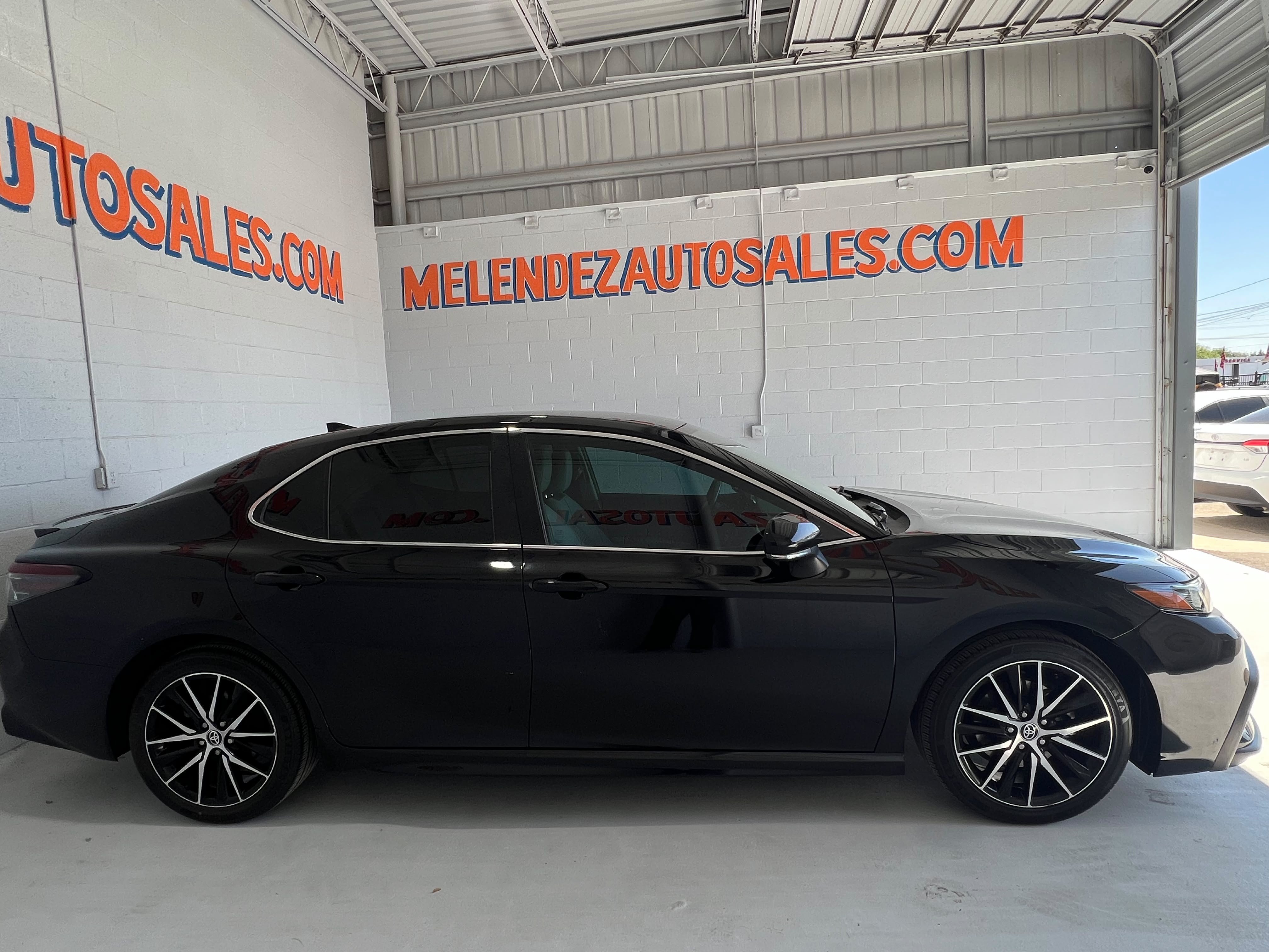 Used 2022 Toyota Camry SE w/ Carpet Mat Package (TMS) FWD image 6