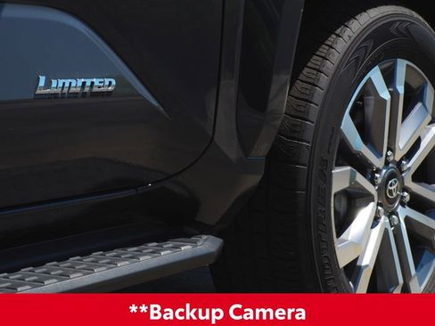 Used 2025 Toyota 4Runner Limited AWD/4WD image 9