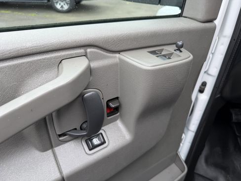 Used 2024 Chevrolet Express 2500 w/ Driver Convenience Package image 12