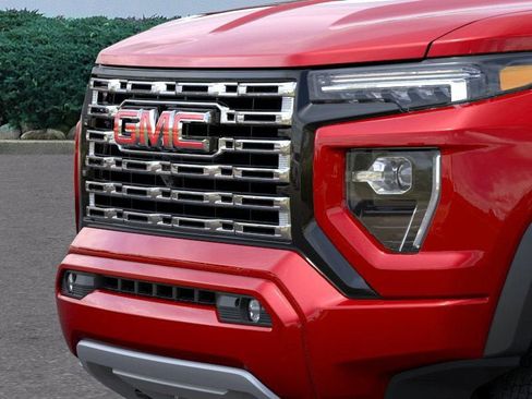 New 2026 GMC Canyon Denali image 13