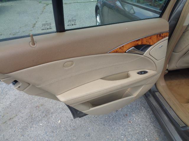 Used 2009 Mercedes-Benz E 350 4MATIC Sedan image 20