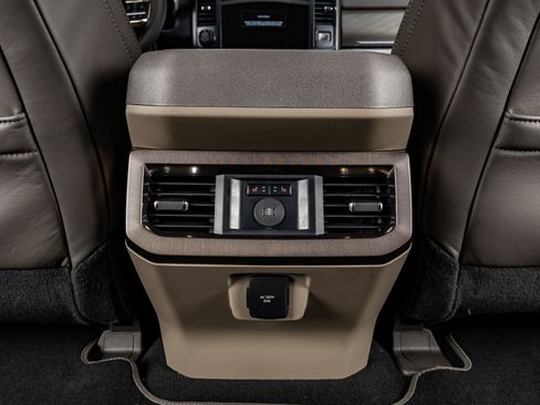 Used 2026 Ford F450 Platinum image 33