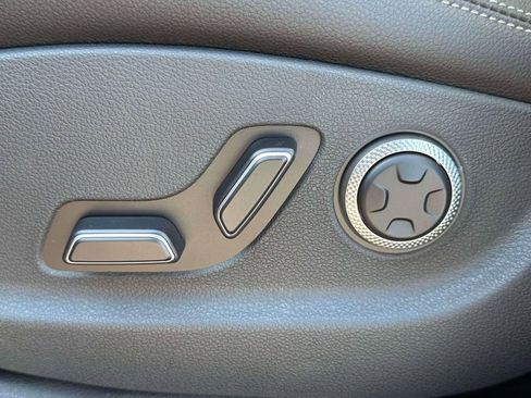 New 2026 Genesis GV70 2.5T AWD/4WD image 13