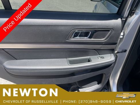 Used 2019 Ford Explorer XLT w/ Equipment Group 202A FWD image 35