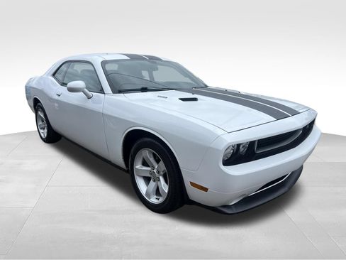 Used 2012 Dodge Challenger R/T RWD image 6