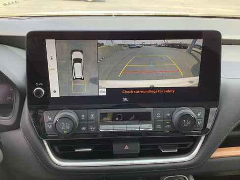 Used 2024 Toyota Grand Highlander Platinum image 20