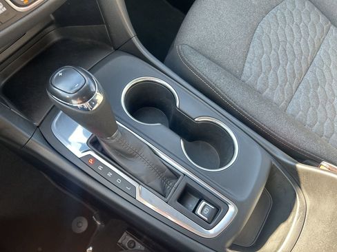 Used 2020 Chevrolet Equinox LT w/ Driver Convenience Package image 21