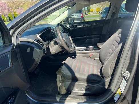 Used 2015 Ford Fusion SE w/ Equipment Group 201A image 27