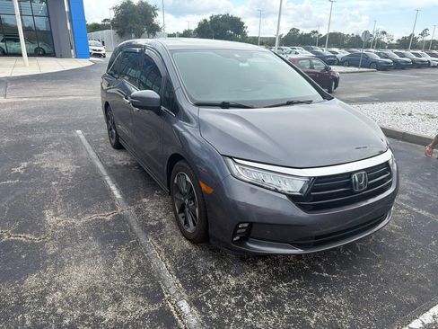 Used 2023 Honda Odyssey Elite image 2