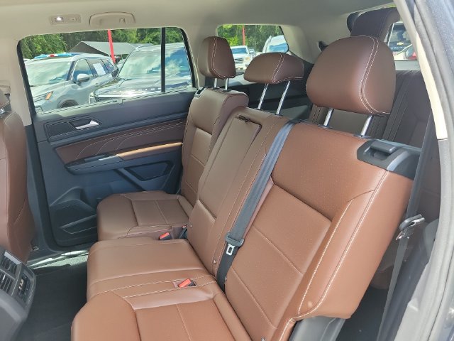 Used 2023 Volkswagen Atlas SE w/ Panoramic Sunroof Package FWD image 12