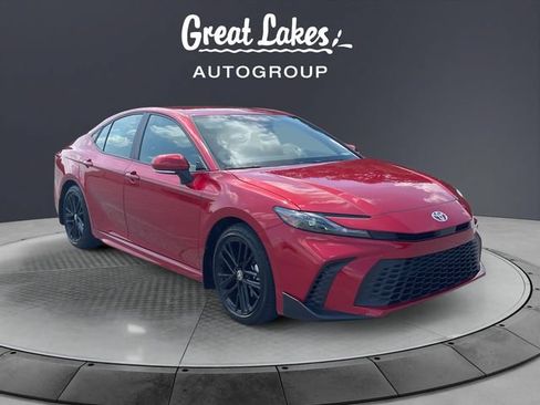 Used 2025 Toyota Camry SE w/ Convenience Package FWD image 7