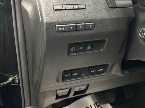 Used 2025 Lexus GX 550 AWD/4WD image 21