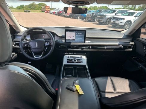 Used 2023 Lincoln Aviator AWD w/ Premium Package image 26
