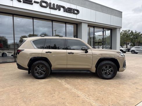 Certified 2025 Lexus LX 700h Overtrail image 2