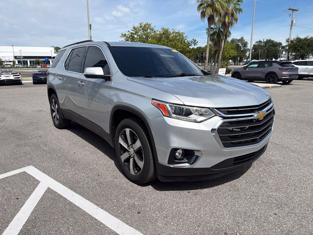 Used 2021 Chevrolet Traverse LT w/ LT Premium Package FWD image 14