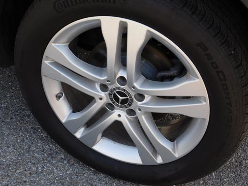 Used 2020 Mercedes-Benz GLA 250 4MATIC w/ Premium Package image 7