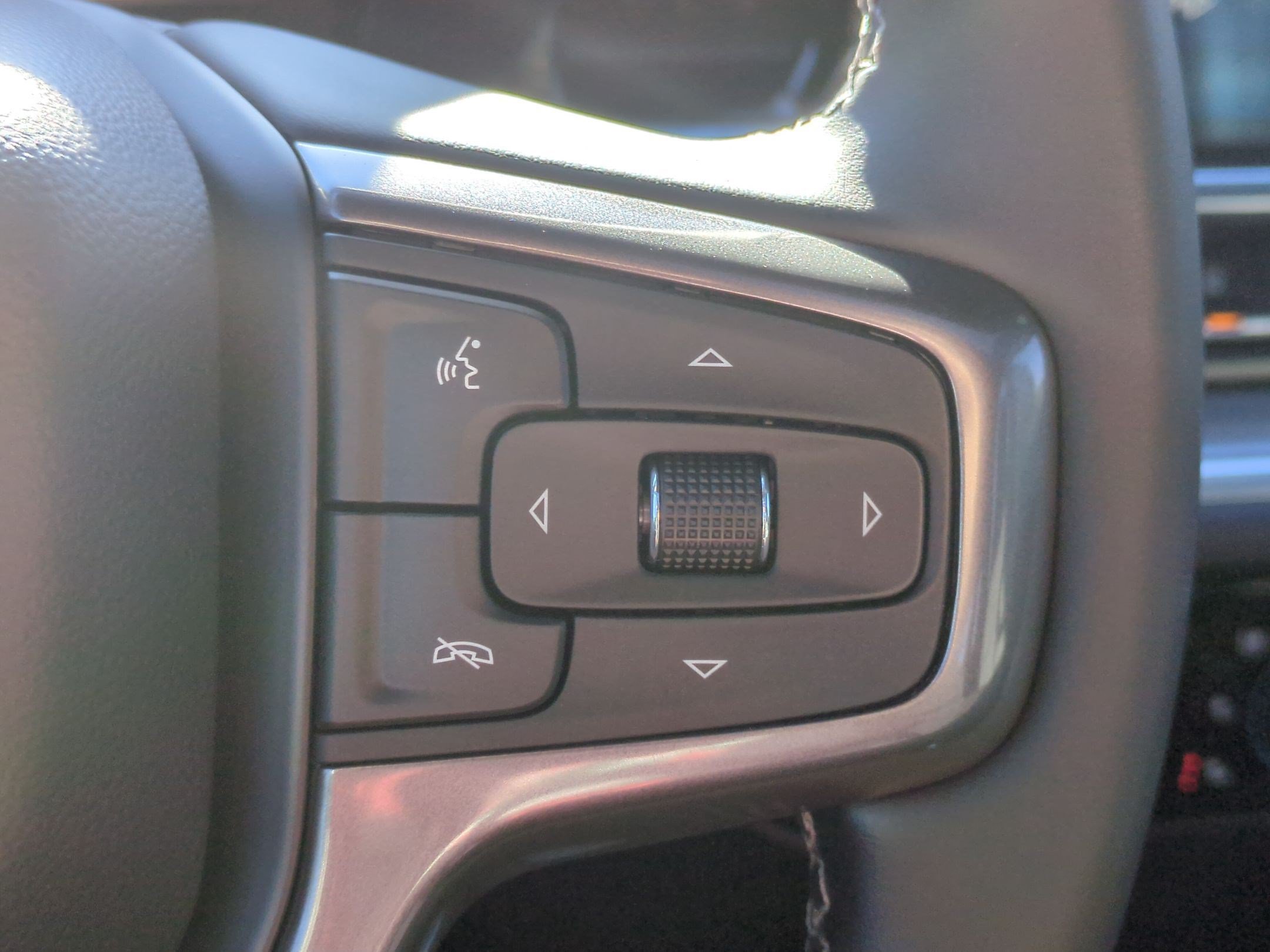 Used 2024 Chevrolet Silverado 2500 High Country w/ High Country Premium Package AWD/4WD image 19