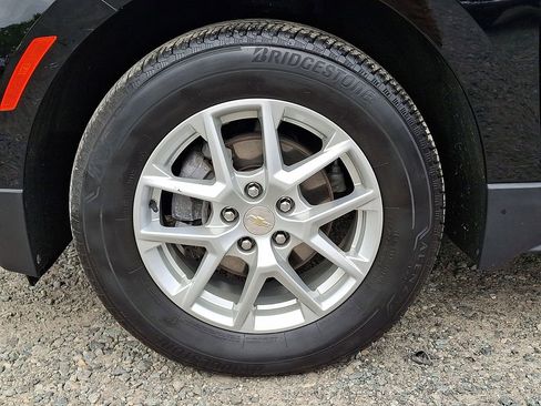 Used 2023 Chevrolet Equinox LT AWD/4WD image 32