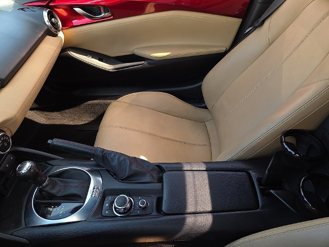 Used 2019 MAZDA MX-5 Miata RF Grand Touring RWD image 29