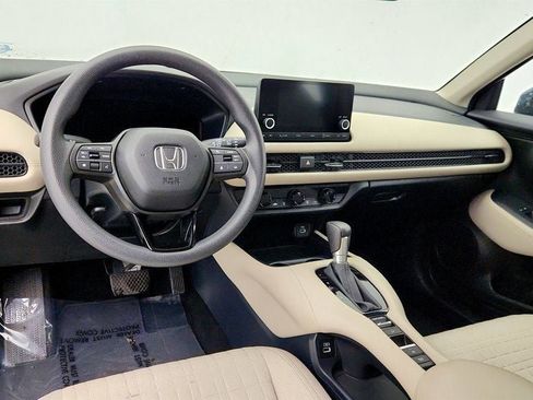 Used 2023 Honda HR-V LX image 12