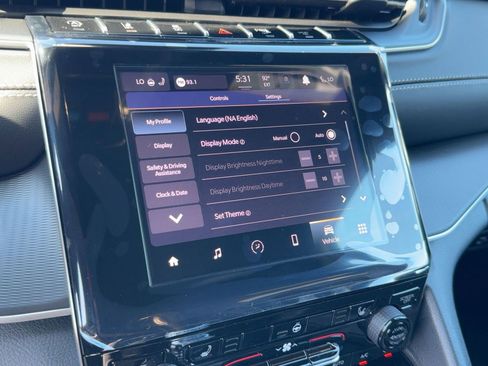 New 2025 Jeep Grand Cherokee Altitude image 24