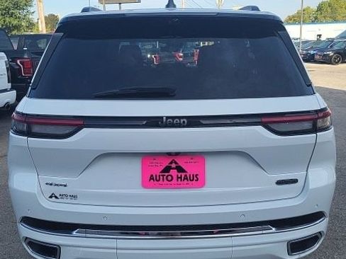 Used 2023 Jeep Grand Cherokee Overland w/ Advanced Protech Group III image 25