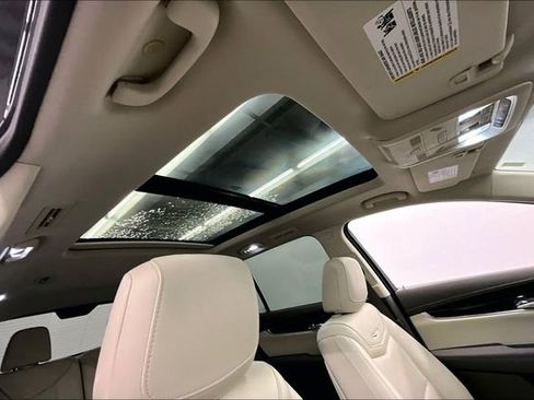 Used 2022 Cadillac XT6 Premium Luxury w/ Technology Package FWD image 19