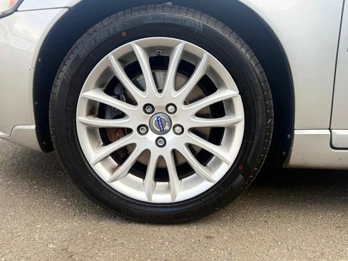 Used 2011 Volvo S40 T5 w/ Preferred Pkg FWD image 33