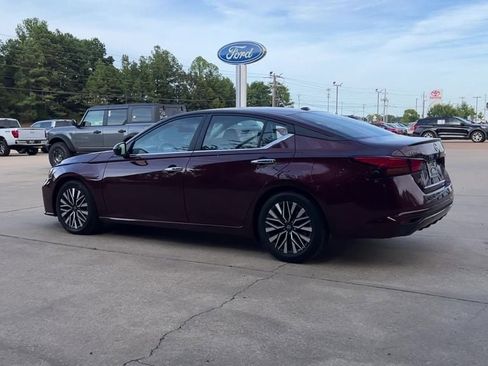 Used 2024 Nissan Altima 2.5 SV image 4