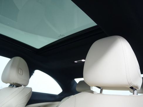 Certified 2024 BMW 230i Coupe w/ Convenience Package image 12